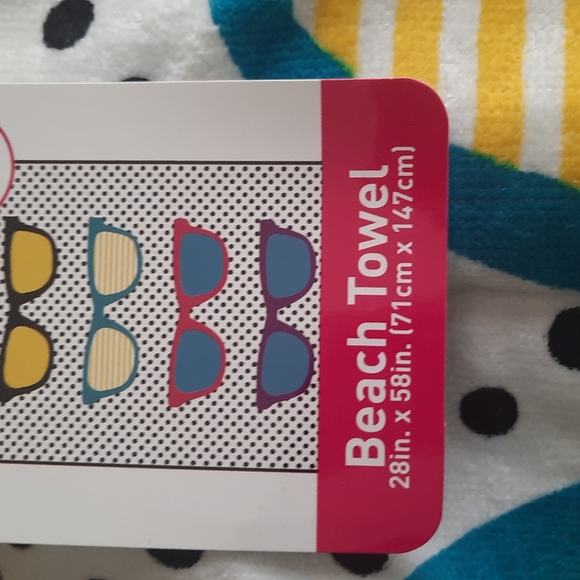 4 children's Beach Towels 28"x58" - Picture 6 of 6